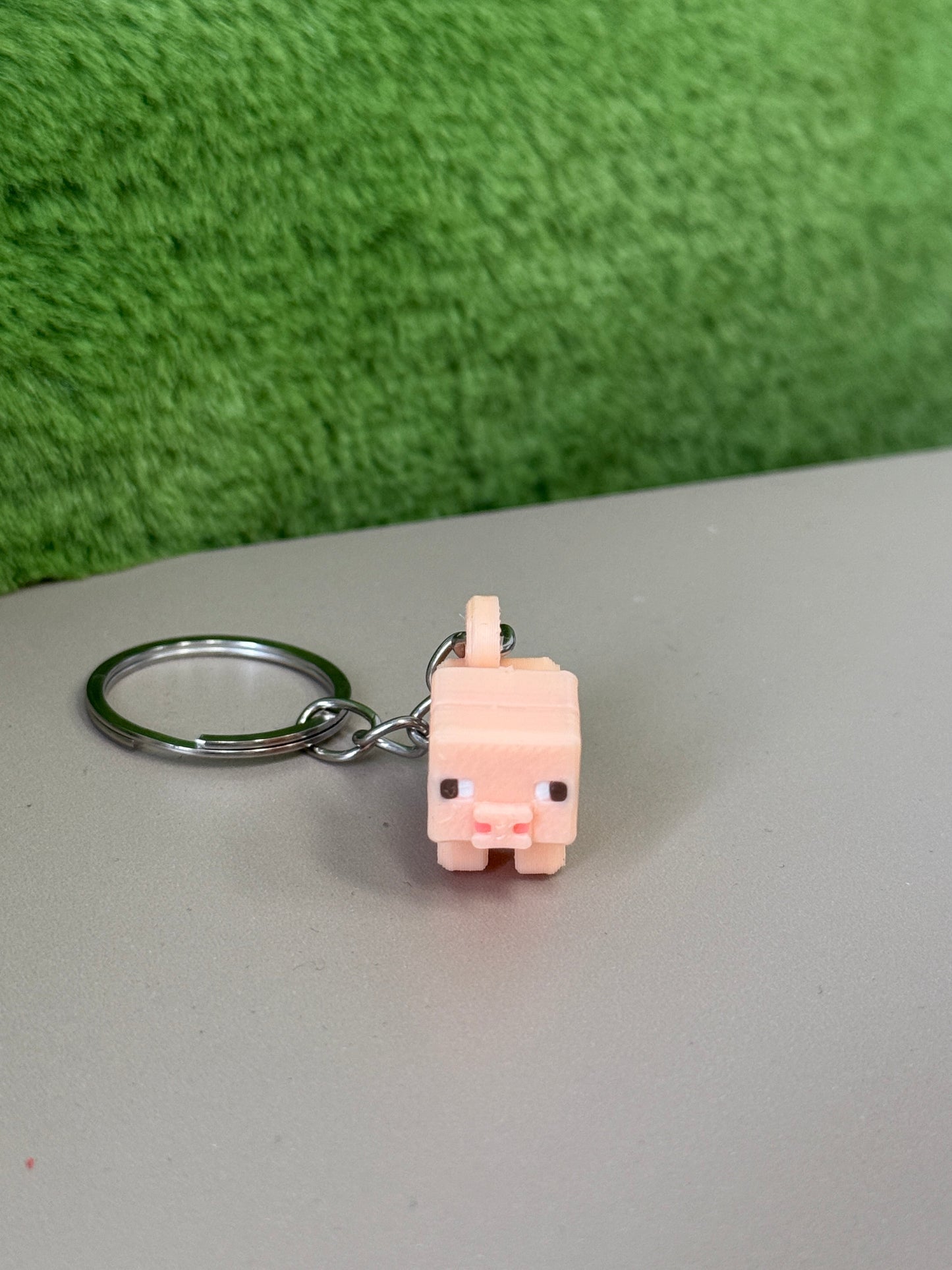 3D Printed Minecraft pig Keychain