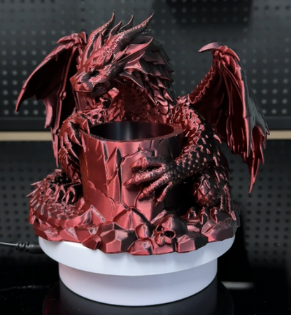 Dragon-shaped pen holder